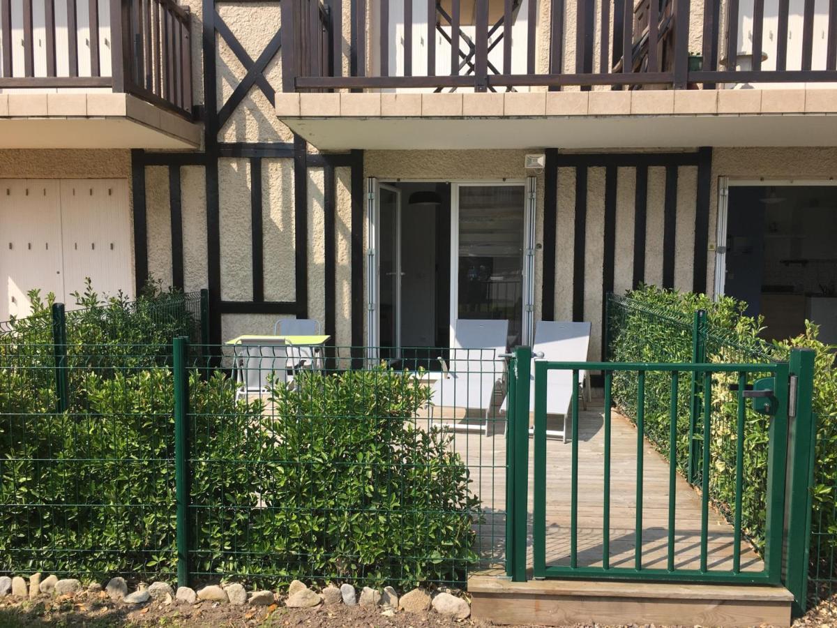 Studio Front De Mer Avec Terrasse Et Acces Direct Plage A Merville-Franceville - Fr-1-487-329 Bagian luar foto